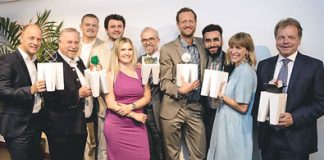 Vorreiter auf die Bühne! Ausgezeichnet: fünf Unternehmen sowie eine internationale Persönlichkeit – heuer Bas van Abel, Fairphone-Gründer und CEO (4. von r.)