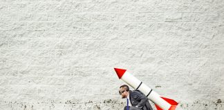 Wissensturbo fürs internationale Geschäft Symbolbild Wissensturbo