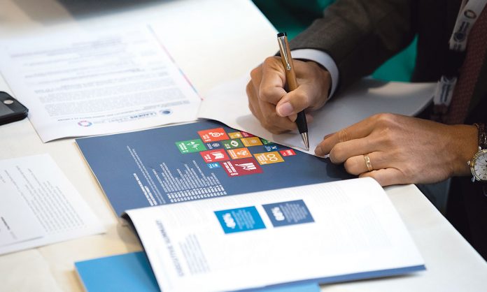 cm90_Intro-Ethical_Global-Compact Der UN Global Compact will unternehmerische Nachhaltigkeit besser mess- und sichtbar machen.