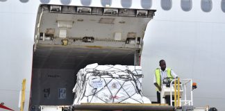 Covax: Im Stich gelassen? Die erste Covax-Lieferung erreicht Malawi.