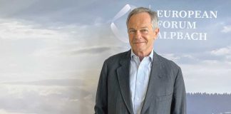 Andreas Treichl: Mehr Europa im Alpendorf Andreas Treichl