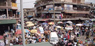 Ghana: Westafrikas Aufsteiger Lebendiger Handel begegnet einem in Ghana auf Schritt und Tritt – hier auf dem Makola-Markt in Accra.