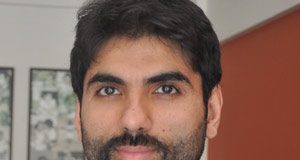 Die Pappe auf dem heißen Blechdach Vivek Gilani