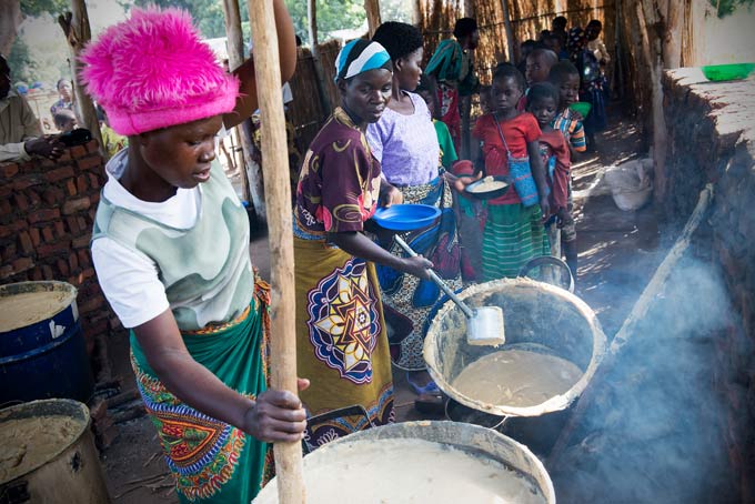 schulspeisung-malawi-kai-loeffelbein