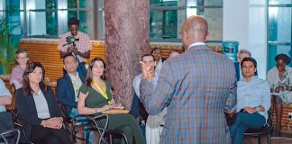 Learning Journeys: Eintauchen ins digitale Afrika Learning-Journeys_Aufmacher