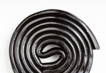 Lakritz: Ein Rohstoff, der die Welt entzweit Lakritzschnecke